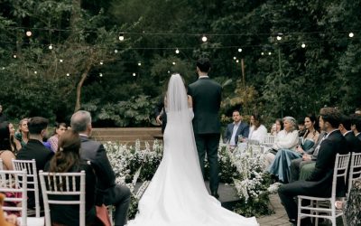 Welcome to Wedding Tips for Brides: Your Complete Guide to Planning the Wedding You Actually Want